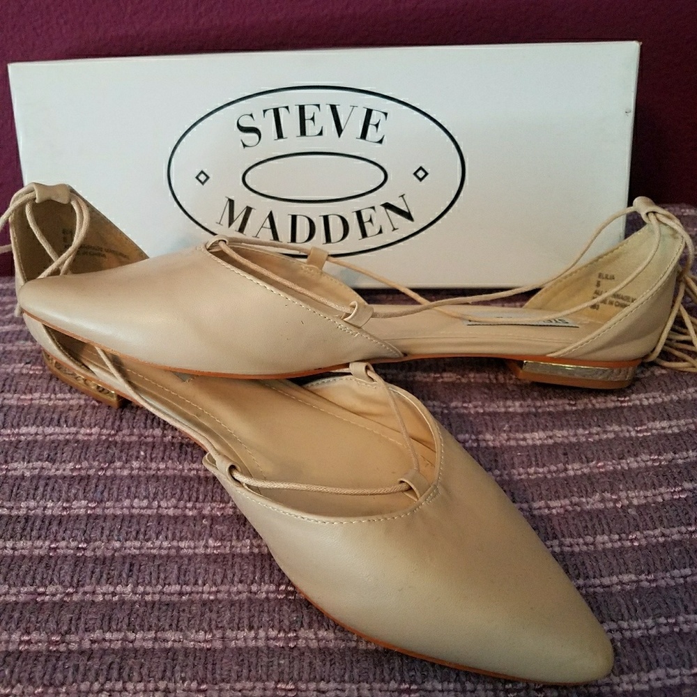 Shoes - Flats